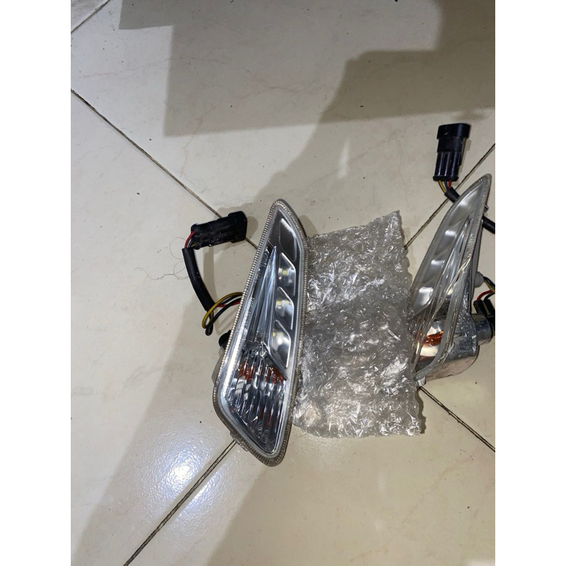 lampu vespa sprint sein (kanan)