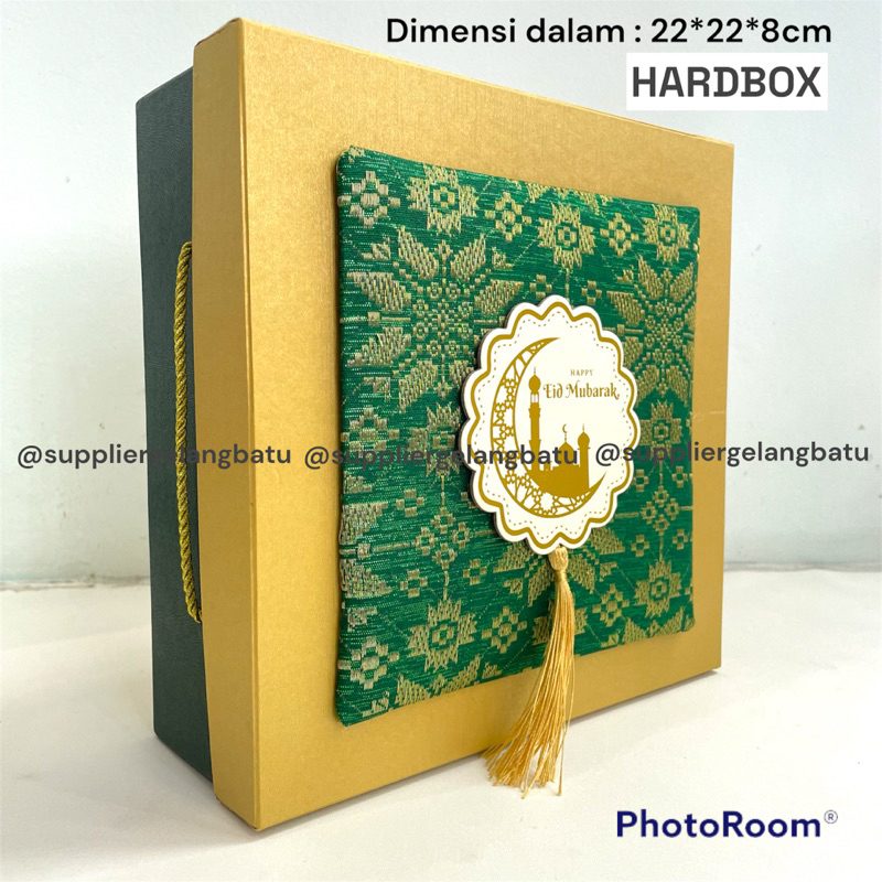 

box kue lebaran ukuran 22x22 cm kue lapis surabaya ready stock premium design luxury hardbox gold green