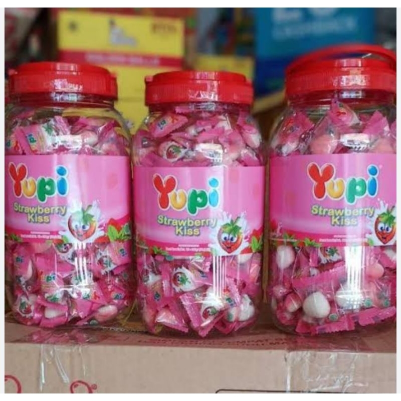 

YUPI TOPLES STRAWBERRY