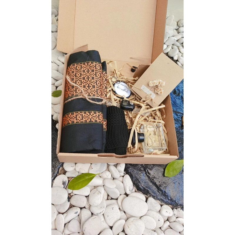 

HAMPERS IDUL FITRI PRIA DAN WANITA