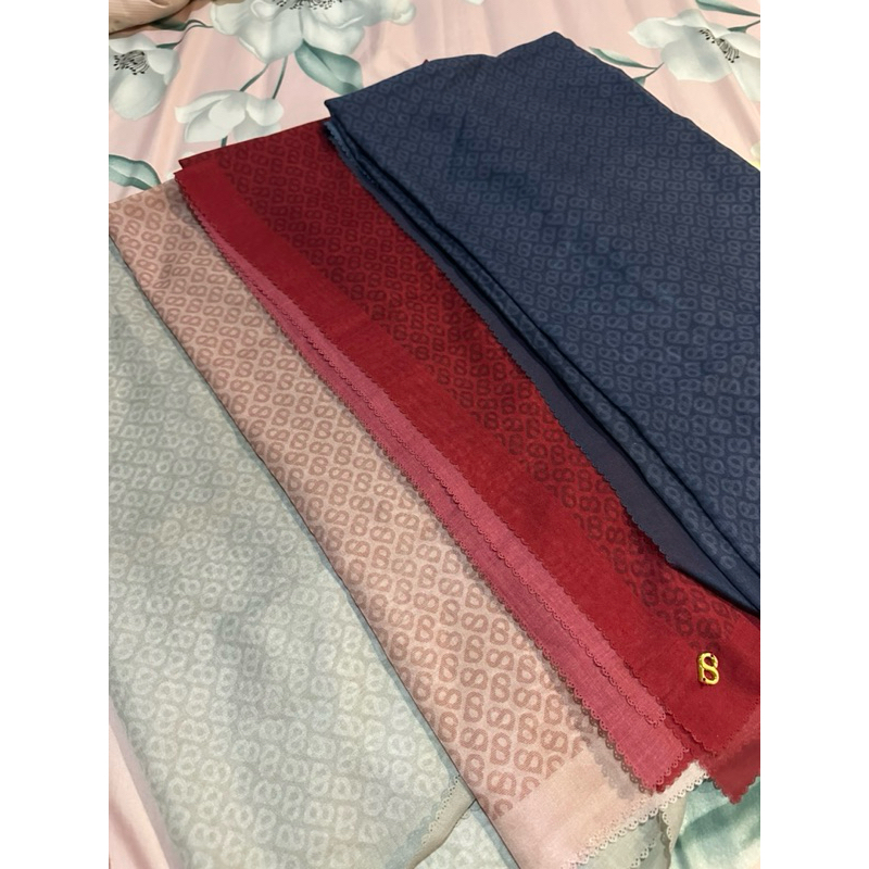 buttonscarves tapis scarf preloved