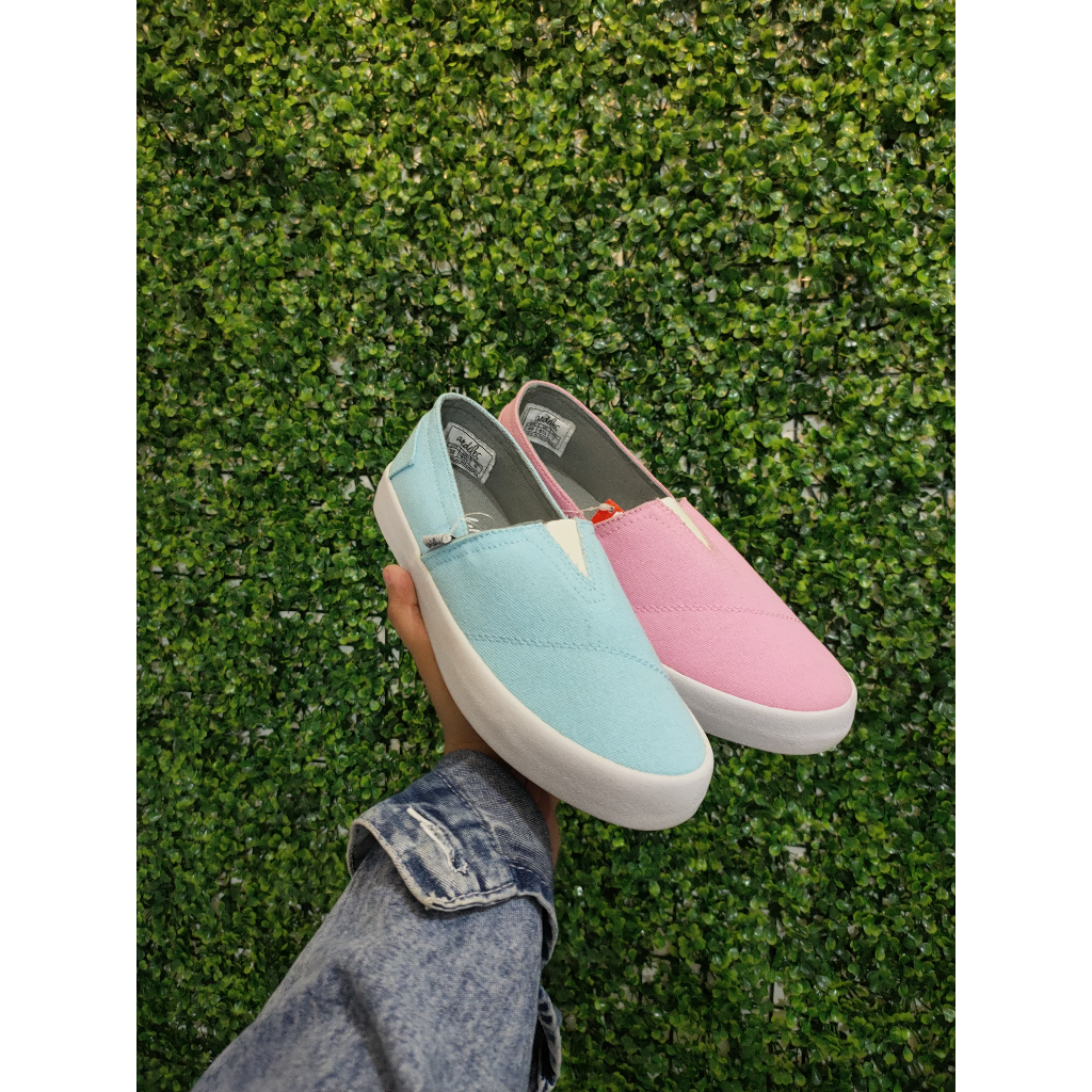 SEPATU WANITA ARDILES DEMELZA / SLIP ON / KASUAL