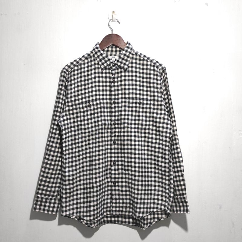 Uniqlo flanel Pria size L