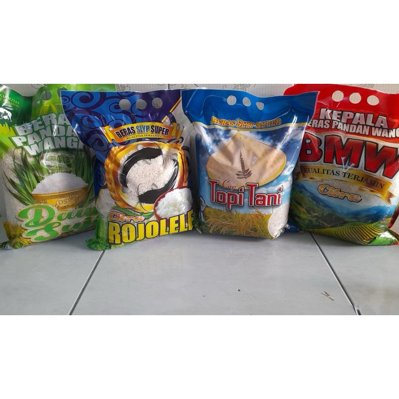 

Beras kemasan 2,7 KG
