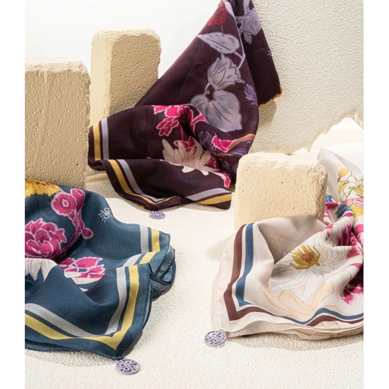 GALANA SCARF RIA MIRANDA, NEW ORIGINAL WITH BOX