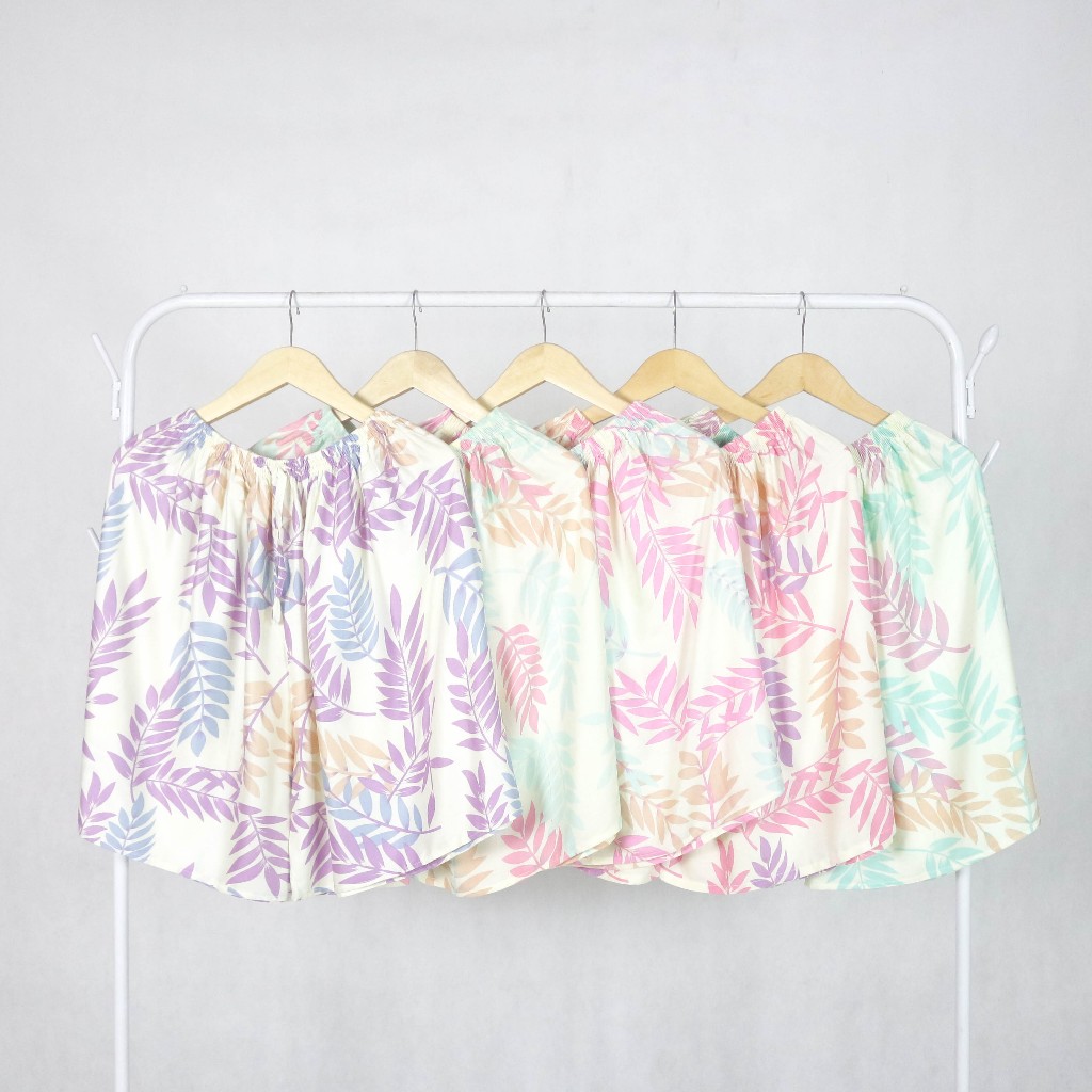 Celana Pendek Wanita Jumbo / Celana Pendek Wanita Selutut