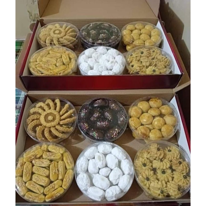 

Paket kue kering lebaran