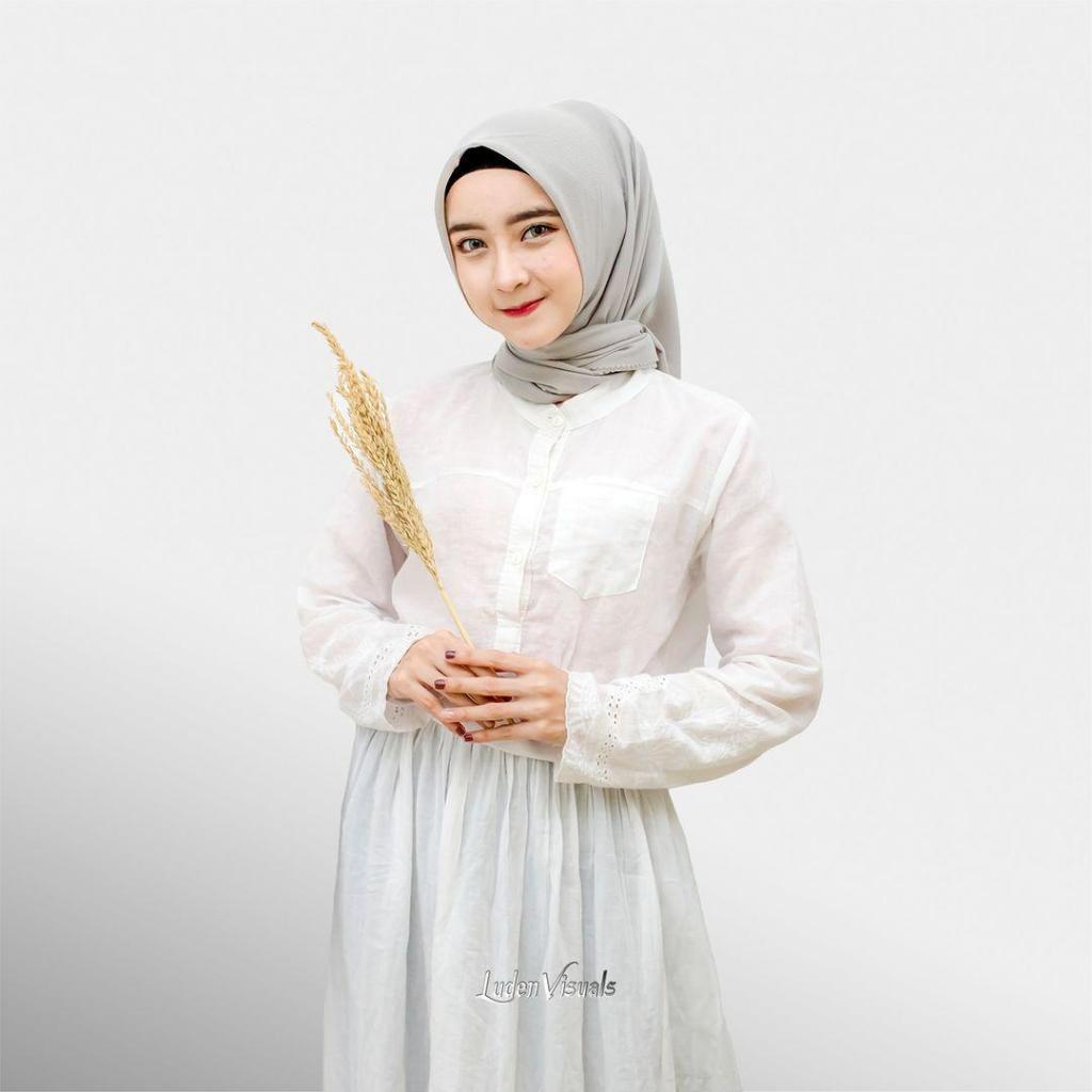 HIKIVA Hijab Segi Empat Square Polos Voal Premium Warna Abu Muda