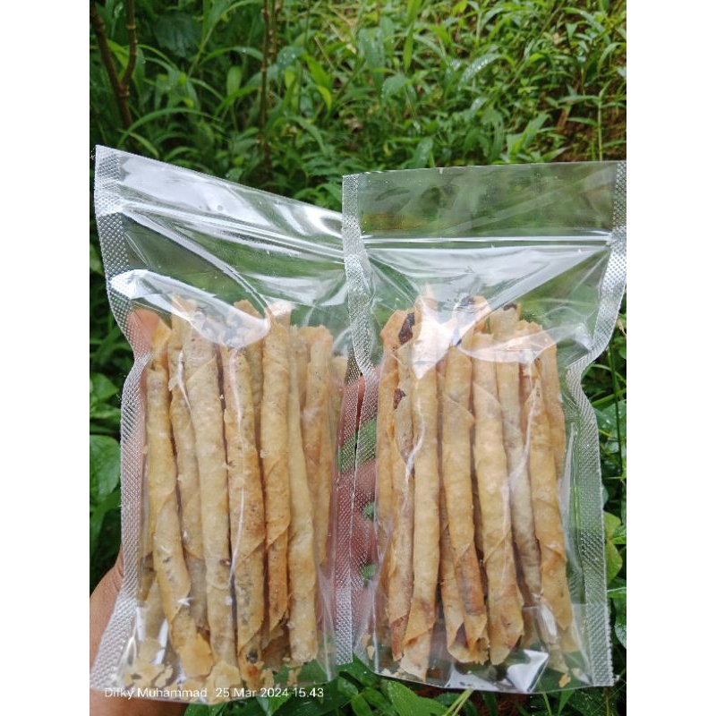 

Cemilan SALUM(sale berbalut lumpia) kekinian kemasan 500gram