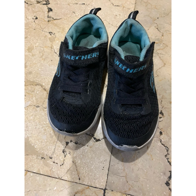 preloved sepatu skechers hitam sekolah anak