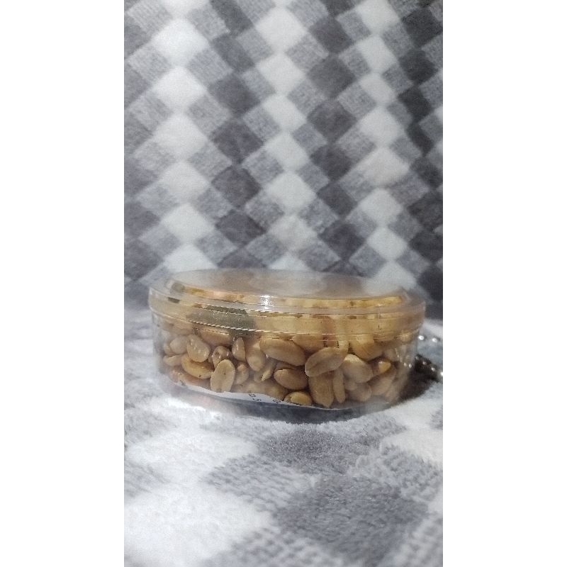 

Kacang bawang kemasan 200 gr, 350 gr, 450 gr, 500 gr dan 1 Kg