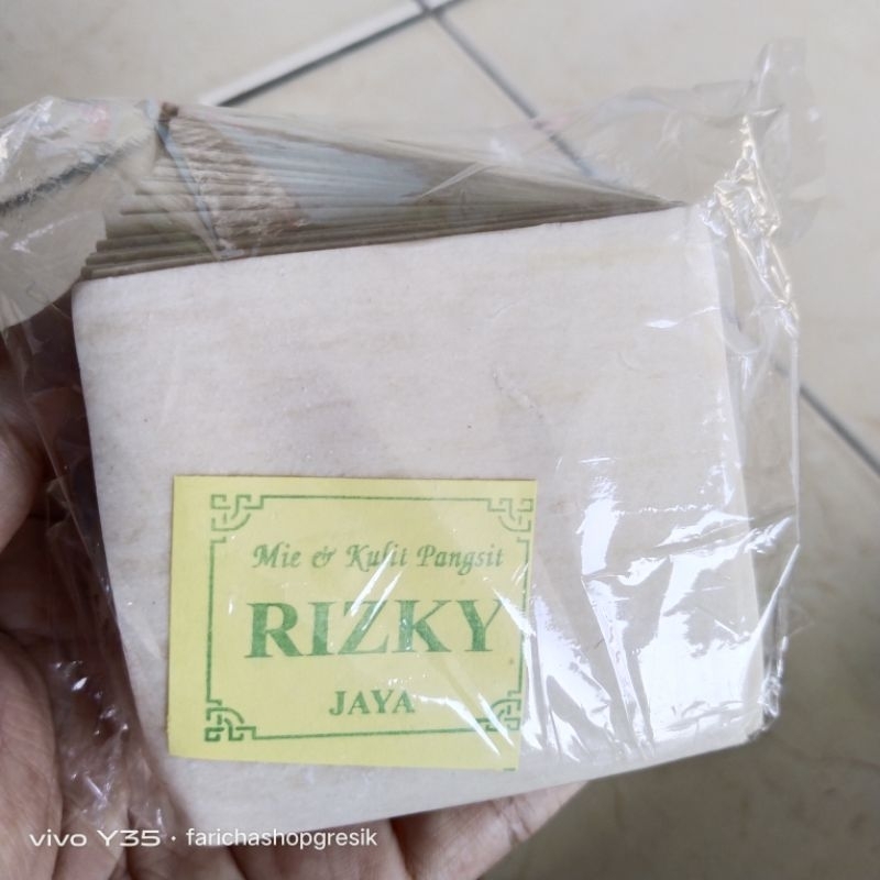 

KECIL 6cm Kulit Pangsit Rizky