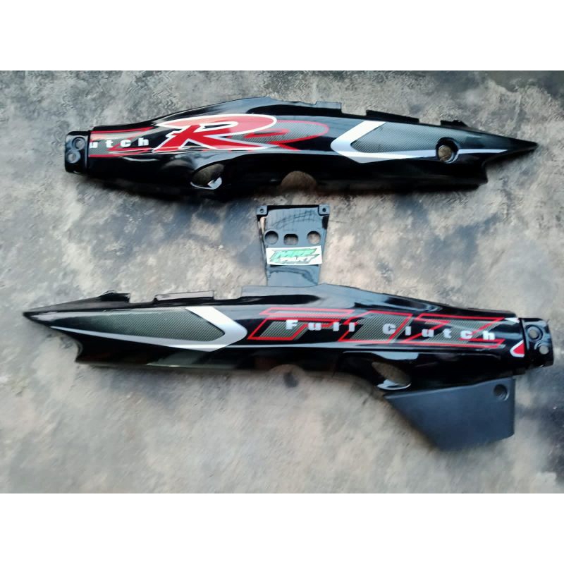 Body samping Yamaha FIZ R warna hitam + box aki +striping Fiz r full cluch 2001