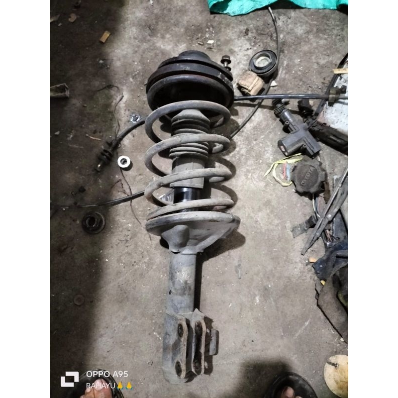 shokbreker copotan mobil Ford laser harga untuk satu set depan belakang