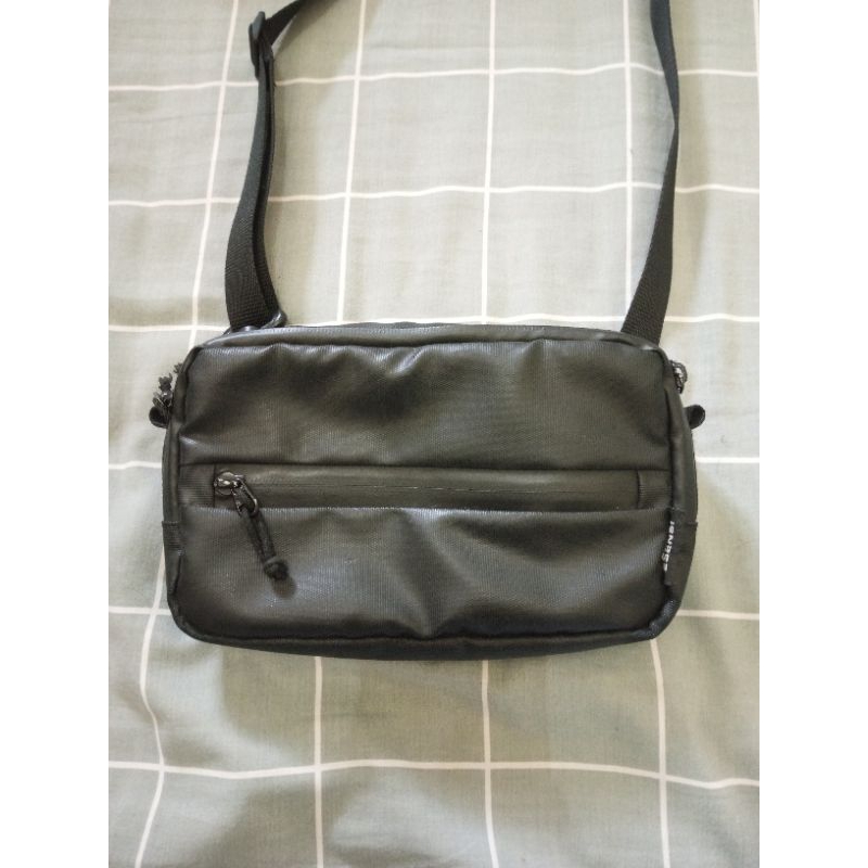 Tas Esensi Apex Sling Bag Pria Second