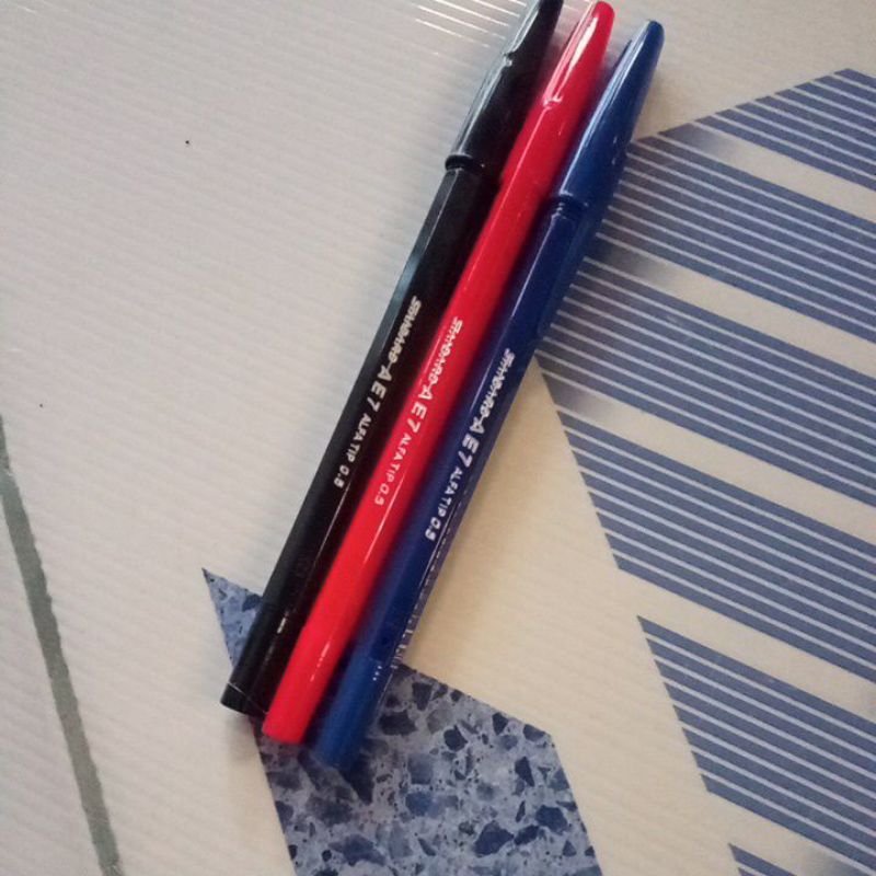 

Pulpen STD AE 7 WARNA HITAM, MERAH, BIRU