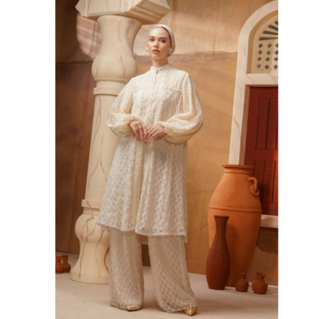 Monogram lace outer cream Buttonscarves