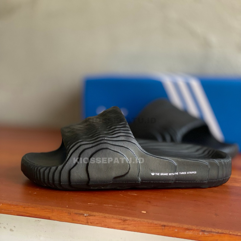 Sandal Adidas Adilette 22 Slide size 39-44 Sandal Slop Pria/Sandal Cowok Slide Pria Unisex/Sendal Sl