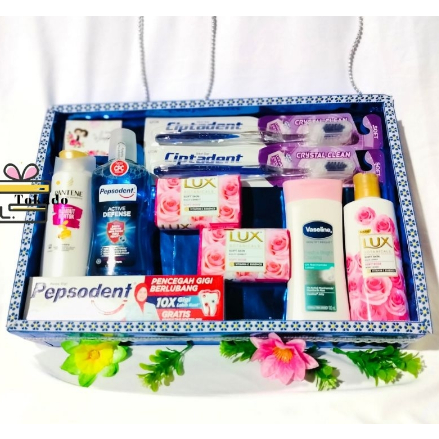 Paket seserahan / kado pernikahan perlengkapan mandi / hantaran nikah Parcel Mania