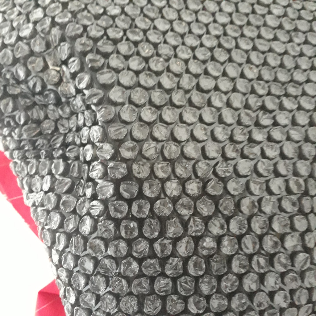 

plus bubble wrap dan kardus untuk menjaga keamanan paket anda sampai tujuan