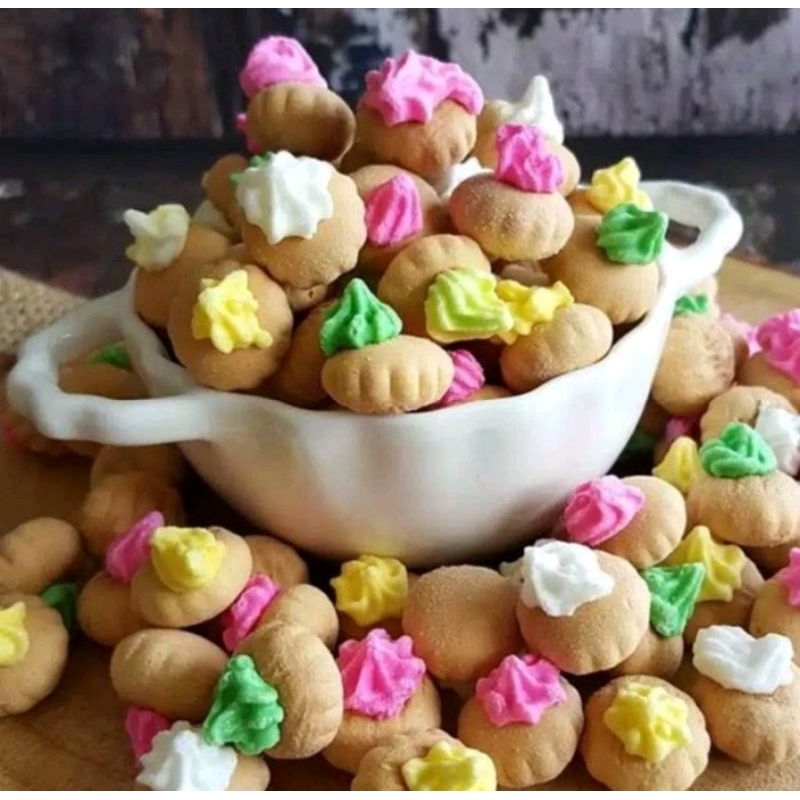 

Kue Biskuit Gemrose Gula Kancing Monas Warna Warni Jajan Jadul Kiloan Grosir Murah + FREE KARDUS
