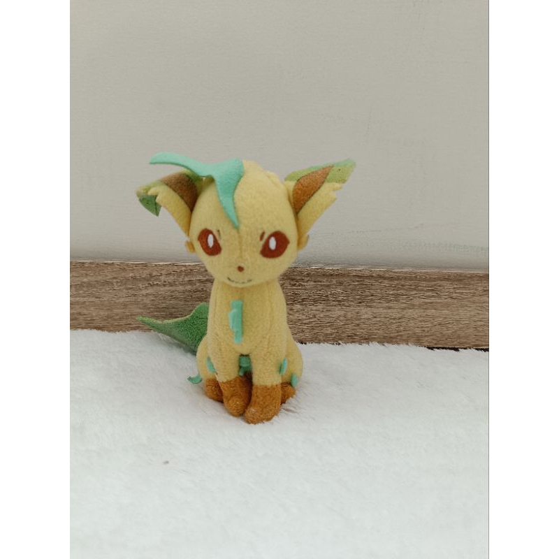 Boneka Pokemon Leafeon Pokemon Center