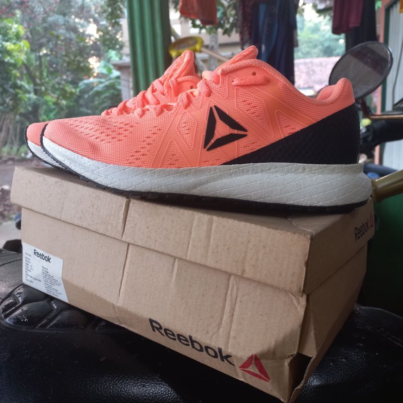 reebok floatrode energy sepatu gym running wanita