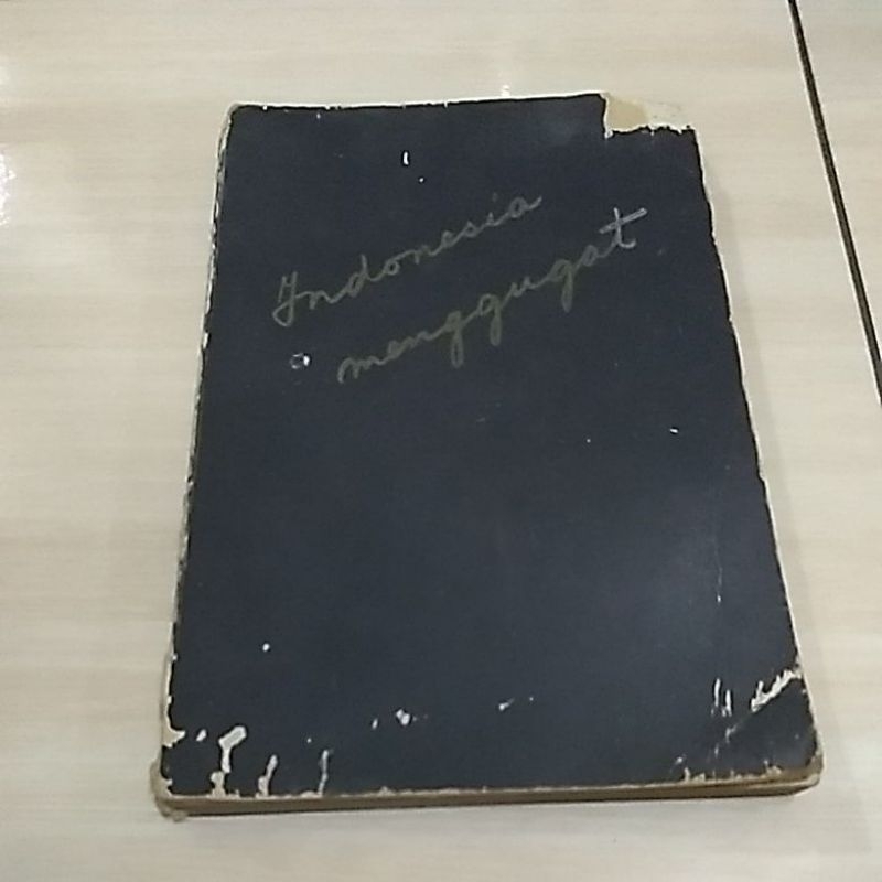 buku sejarah Soekarno Indonesia menggugat bekas original