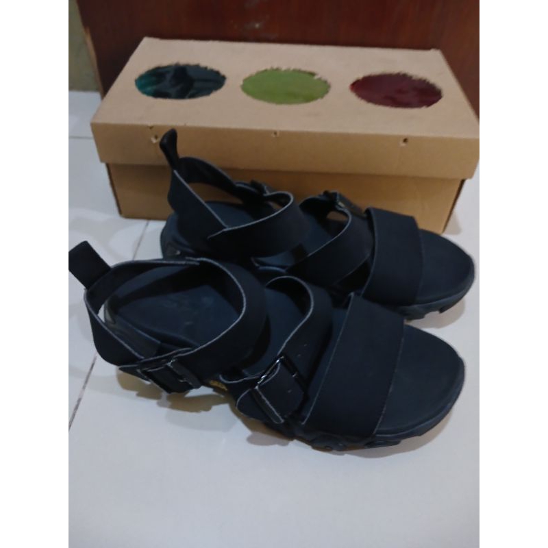 sepatu sketcher