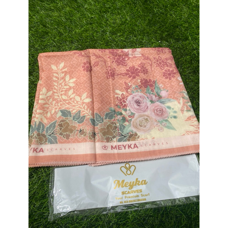 MEYKA SCARF