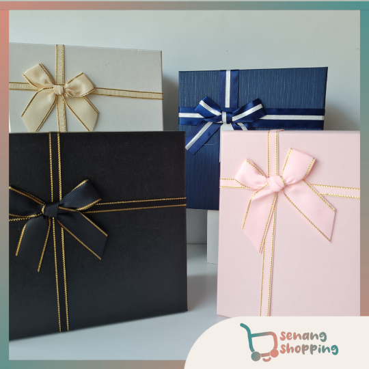 

GIFT BOX KOTAK KADO ULTAH PESTA KOTAK PERSEGI KOTAK KADO - RP1171