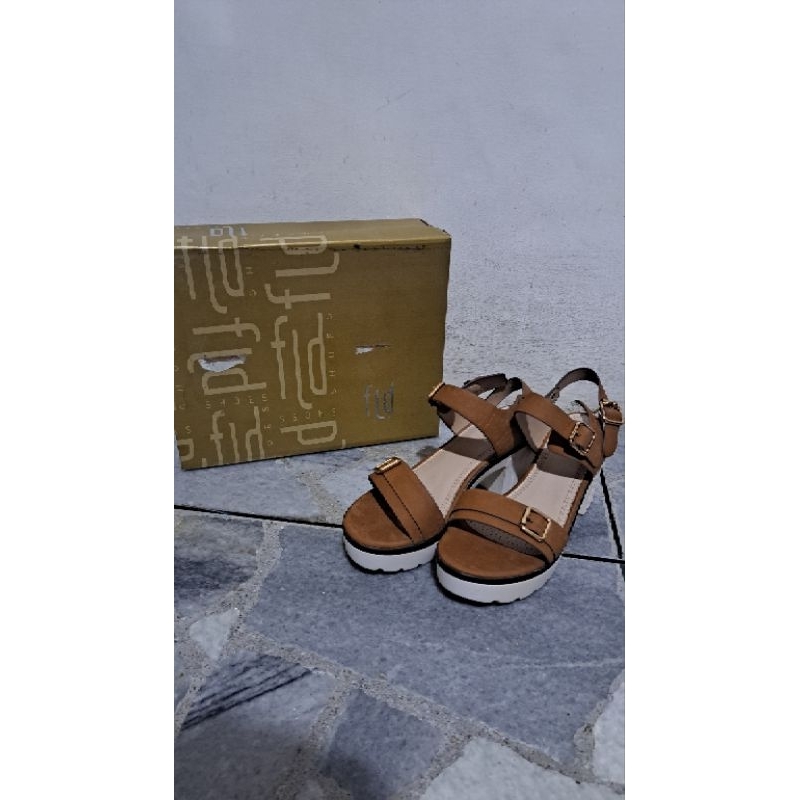 PRELOVED CHUNKY HEELS PLATFORM FLADEO BROWN