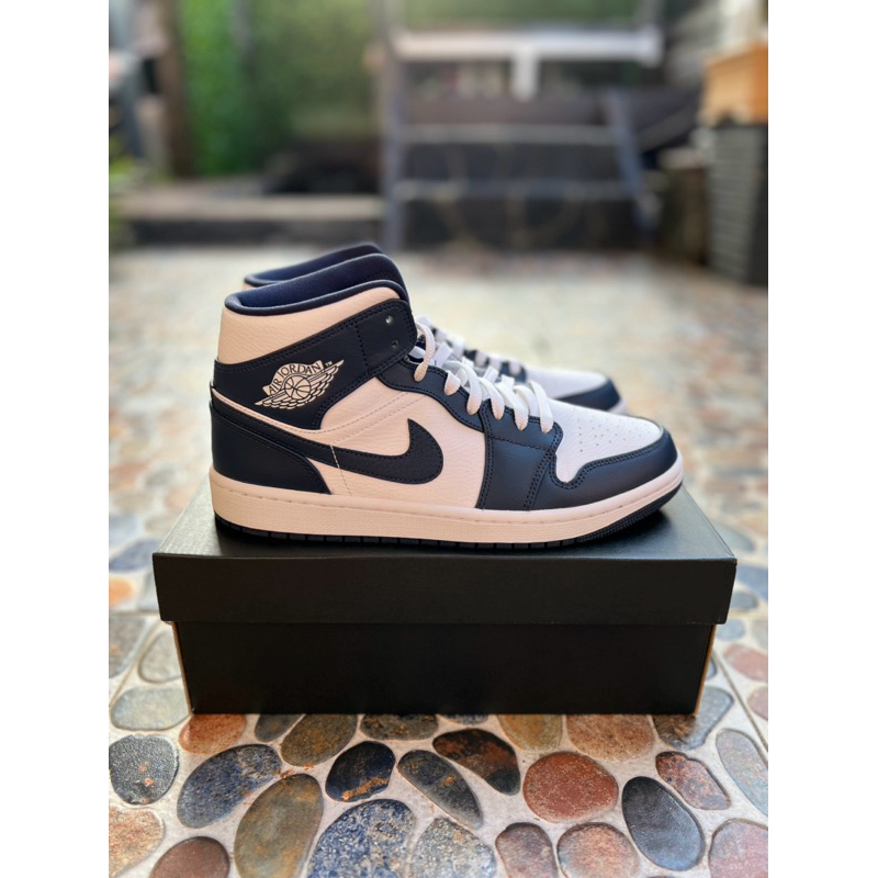 Air Jordan 1 Mid Obsidian