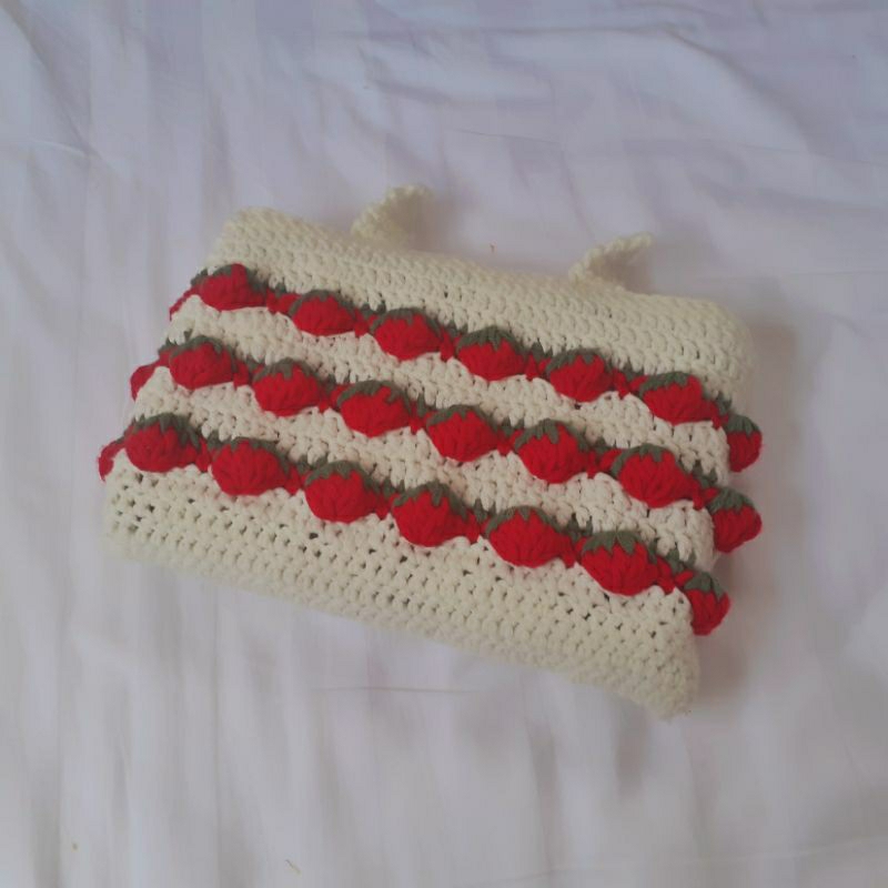 

Strawberry book kindle sleeve crochet | rajut handmade by shiningstarco