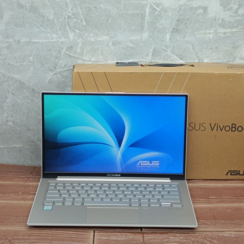 Asus Vivobook S13 S330FA Intel Core i5-8265U RAM 4GB SSD 256GB IPS