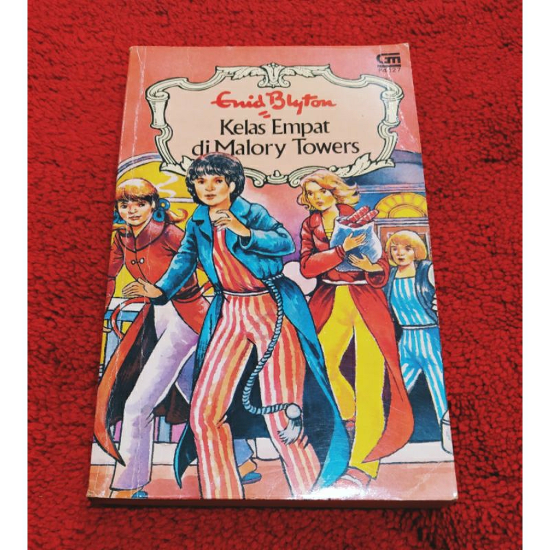 Novel second Enid Blyton "Kelas Empat di Malory Towers" ORI cover lama