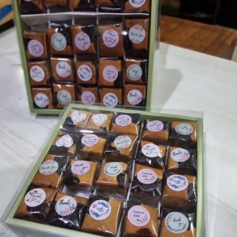 

lapis legit hampers isi 20