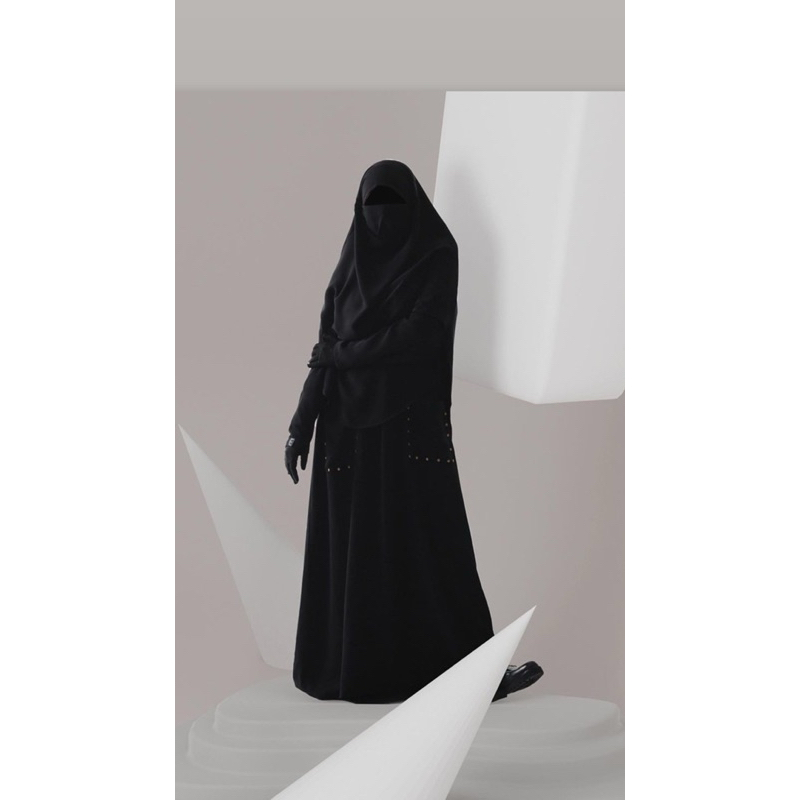 FK SHORT OUVAL BLACK MTA ALJENNA