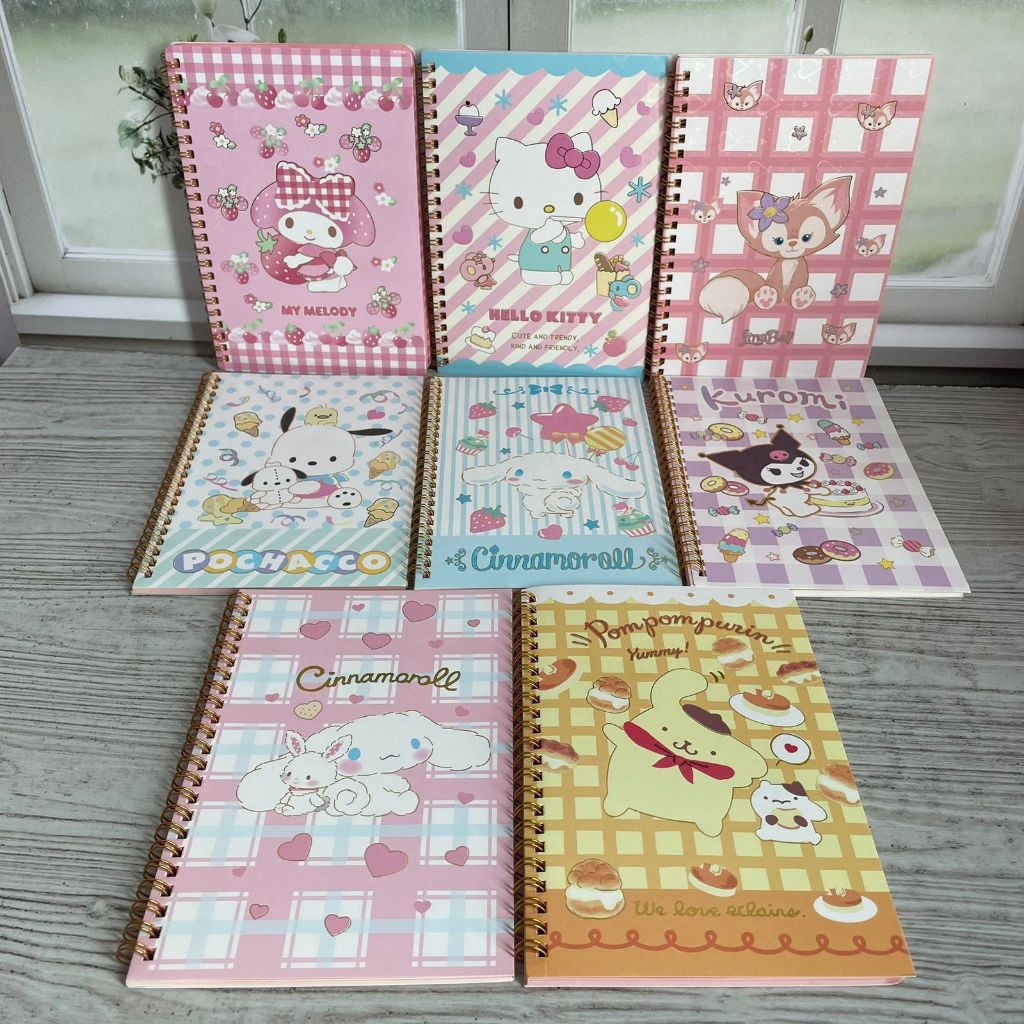 

Buku Binder Sanrio Full Colour Ukuran A5 Kertas Bergaris Lengkap Murah / Buku Tulis Sanrio A5 Kuromi Cinnamoroll Melody Purin Komplit Kualitas Terbaik Alat Tulis Sekolah Anak Kekinian Bisa Grosir dan COD
