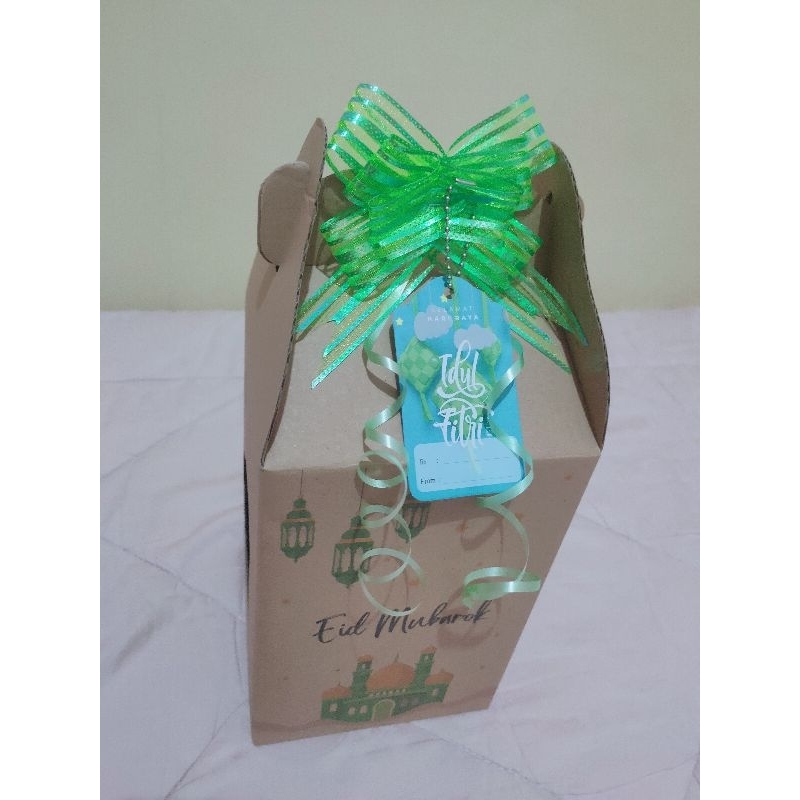 

Hampers box flute gable