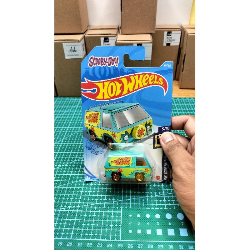 HOTWHEELS THE MYSTERY MACHINE SCOOBY-DOO