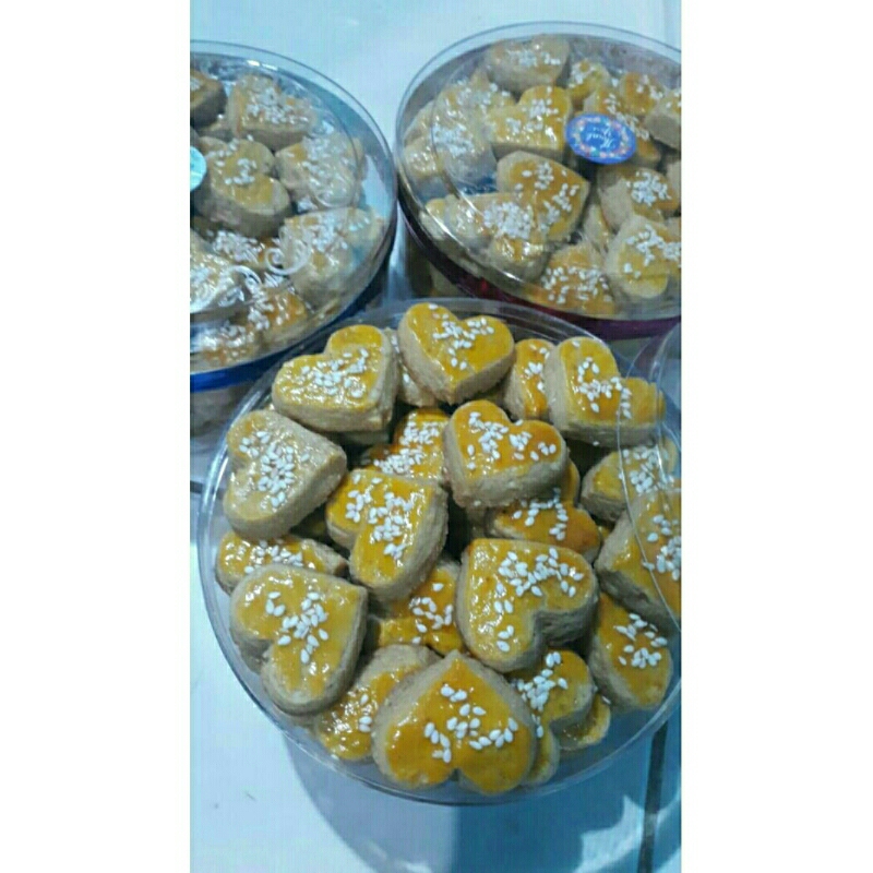 

kue kacang nikmat