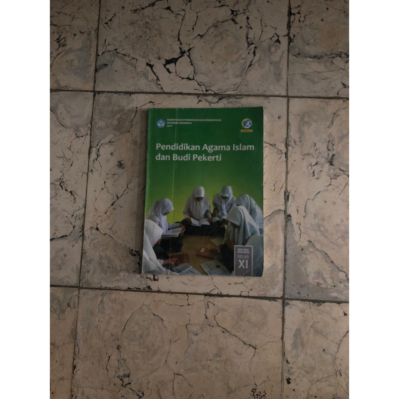 buku pendidikan agama Islam dan budi pekerti kelas 3 sma