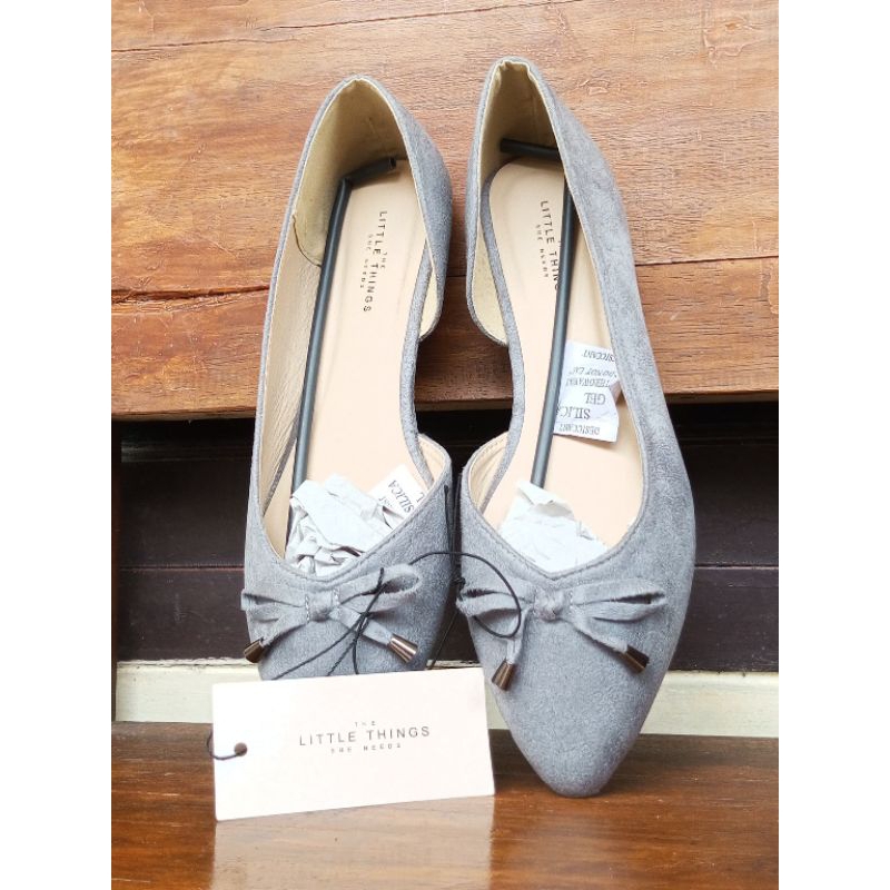 Flat Shoes The Little Things She Needs NEW 38