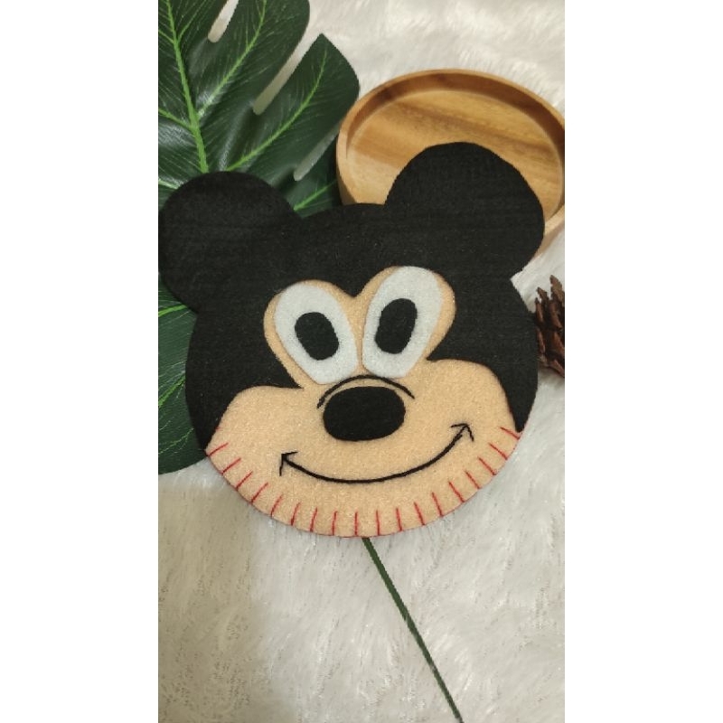 

Amplop Uang / Angpao Mickey dan Minnie Kain Flanel Untuk Sanak Saudara Atau Anak - Anak.