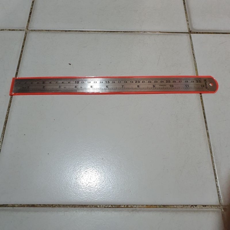 

Mistar / Penggaris 30cm Besi Tebal Trifelo
