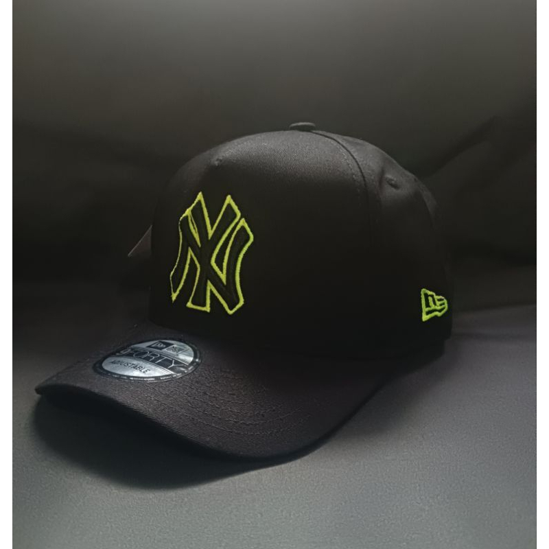 NY Hitam List Ijo Stabilo Topi Hitam Premium Unisex Import