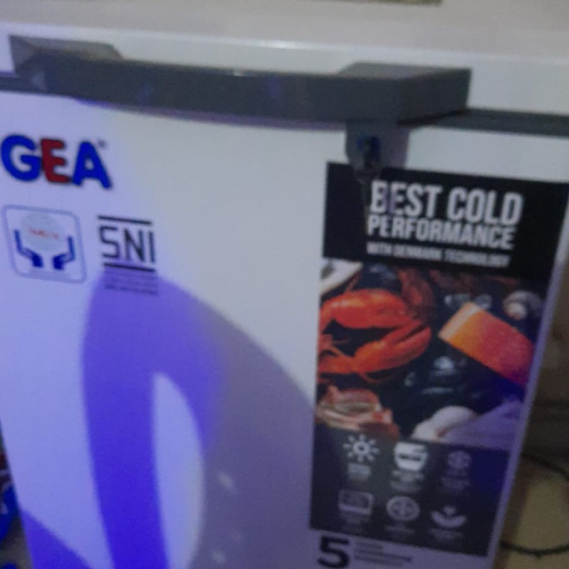 GEA freezer 100L bekas
