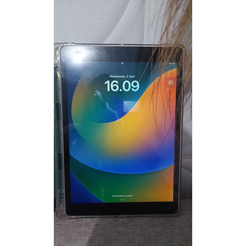 Apple iPad Generasi 9 Wifi+Cellular Lengkap dan Ori iBox