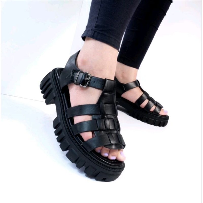 wedges hitam nadilastuff